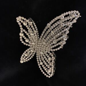 NEW Holiday’s Beautiful Silver Jewel Butterfly Hair Clip